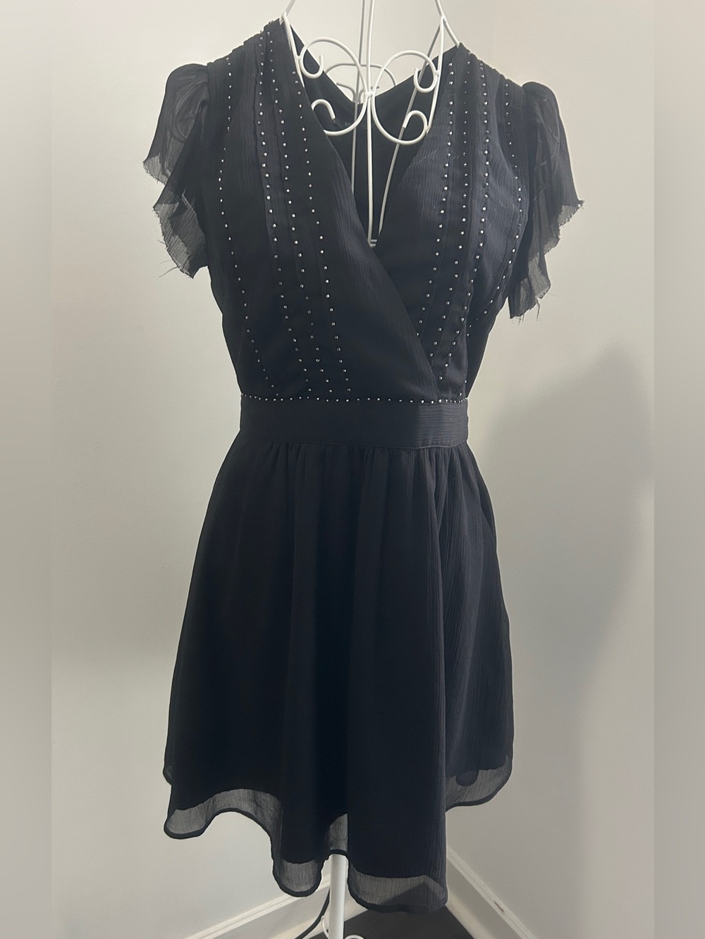 Mango Women's Black Chiffon Beaded V-Neck Flutter Sleeve Mini Dress Size XS/2